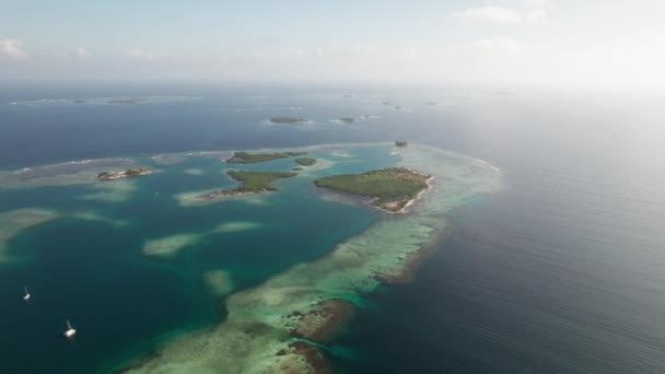 Drone View Κάτοψη Του Ειδυλλιακού Αρχιπελάγους Των Νησιών Της Καραϊβικής — Αρχείο Βίντεο