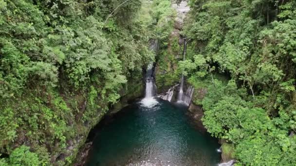 Drónra Néző Csodálatos Vízesés Közepén Dzsungelben Panama — Stock videók