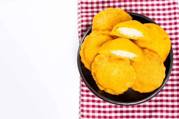 Ízletes Sült Sütemények Töltött Csirke Hagyományos Kolumbiai Konyha — Stock Fotó