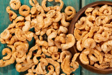 Lezzetli Atıştırmalıklar - Çıtır Domuz Çıtırları; Susuz Domuz Derisi.