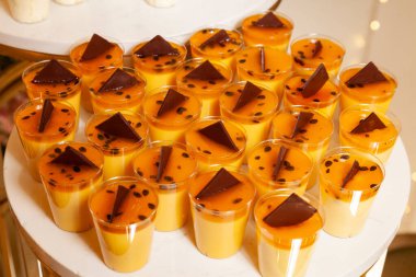 Sosyal Etkinlikler İçin Resepsiyon Salonu Madalyası Konuklar için Tatlı Masası