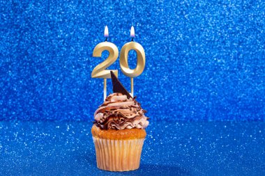 Doğum Günü veya Yıldönümü Kutlaması Numaralı Kek; 20 Numara