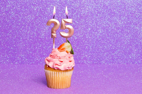 Cupcake Αριθμό Για Τον Εορτασμό Των Γενεθλίων Της Επετείου Ερώτηση — Φωτογραφία Αρχείου