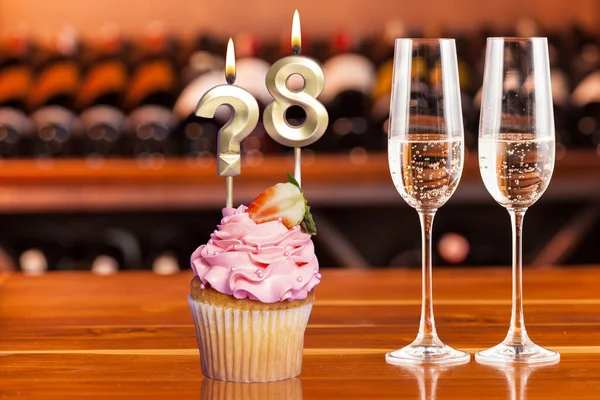 Cupcake Αριθμό Για Τον Εορτασμό Των Γενεθλίων Της Επετείου Ερωτηματολόγιο — Φωτογραφία Αρχείου