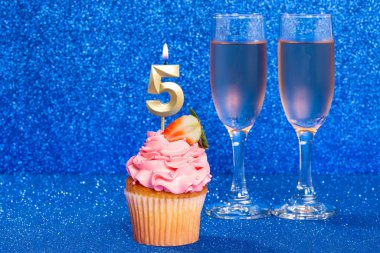 Doğum Günü veya Yıldönümü Kutlaması Numaralı Kek; 5 Numara.