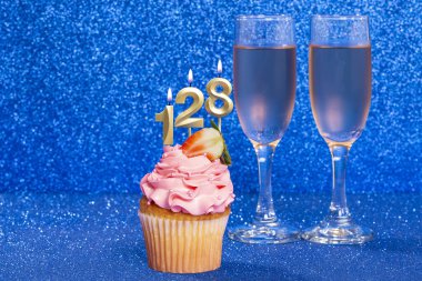 Doğum Günü veya Yıldönümü Kutlaması Numaralı Kek; 128 Numara.