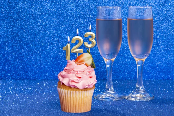 Cupcake Com Número Para Comemoração Aniversário Aniversário Número 123 — Fotografia de Stock
