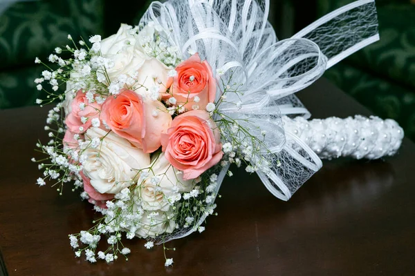 婚礼用的花束新娘 — 图库照片