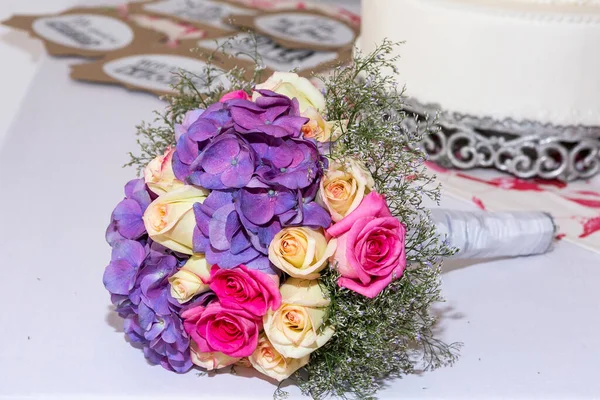 婚礼用的花束新娘 — 图库照片