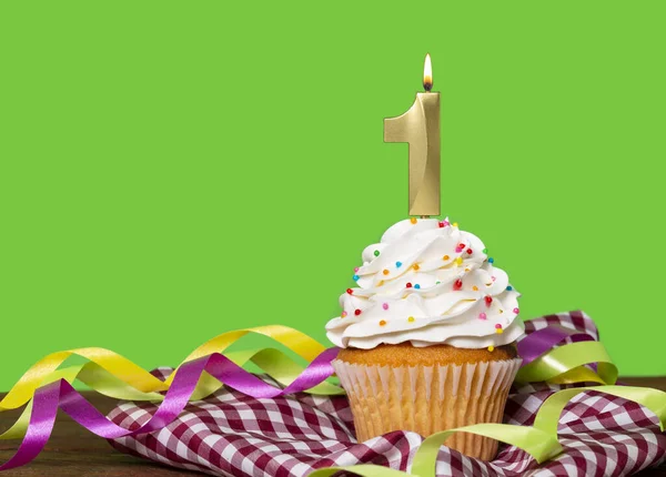 Pastel Cumpleaños Con Vela Número Sobre Fondo Verde — Foto de Stock