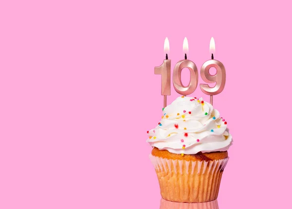 Bolo Aniversário Com Número Vela 109 Fundo Rosa — Fotografia de Stock