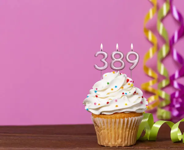 Verjaardagstaart Met Kaars Nummer 389 Roze Achtergrond — Stockfoto