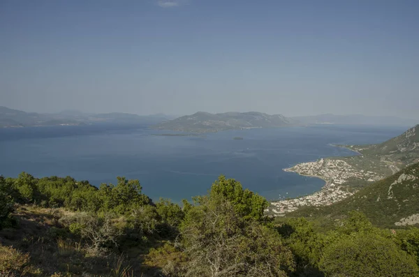 Panorama görünüm cape kama Vourla şehir ve Ege Denizi, turizm Yunanistan