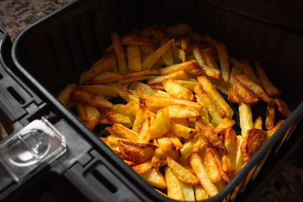 Air Fryer ev yapımı ızgara patates.