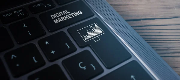 Laptop Toetsenbord Met Woorden Digital Marketing Knop Digitale Marketing Technologie — Stockfoto