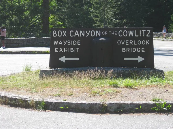 Box Canyon Cowlitz Sign Mount Rainier National Park Kvalitní Fotografie — Stock fotografie