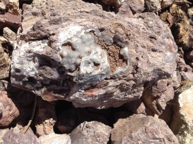 Büyük Kaya 'ya Dürzi Kuvars Mineral Deposu. Yüksek kalite fotoğraf