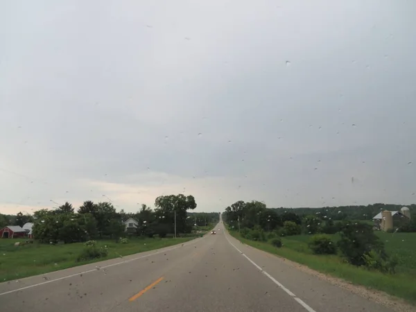 Jízda Rovné Rovné Silnici Wisconsin Highway Letním Dešti Kvalitní Fotografie — Stock fotografie