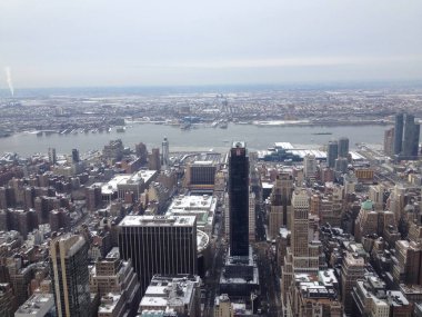 Empire State Binası 'ndan Manhattan ve River manzarası. Yüksek kalite fotoğraf