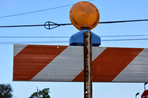Orange Und Weiße Barrikade Mit Licht Burlington Wisconsin Hochwertiges Foto — Stockfoto