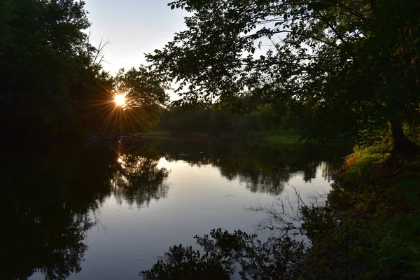 Riflessioni Serali Nel Fox River Burlington Wisconsin Foto Alta Qualità — Foto Stock