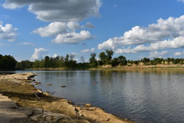 Kentucky 'deki Green River yakınlarındaki Rochester Barajı' nda, John Prine 'ın Paradise şarkısında bahsettiği gibi. Fotoğraf Eylül 2023 'te John Prine Memorial Park' ta çekildi. Yüksek kalite fotoğraf