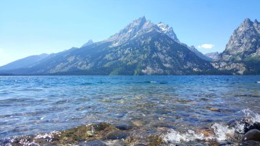 Clear Water Mountain Gölü, Jenny Lake Grand Teton Ulusal Parkı 'nda. Yüksek kalite fotoğraf