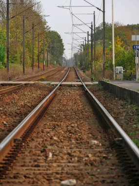 Merkezi görüş, perspektif, demiryolu hattı raylar, ağırlık ve ahşap