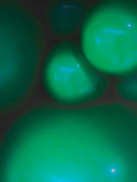 Yeşil Şişirilmiş Balonların Sanatsal Görüntüsü Sıkıca Bir Araya Toplanmış Arkaplanlar — Stok fotoğraf