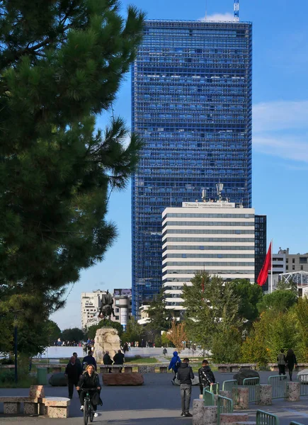 Nieuw Gebouw Aanbouw Tirana Achter Tirana Internationaal Hotel Skanderbeg Plein — Stockfoto