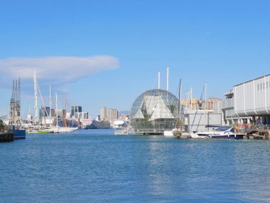 Biyosfer, Cenova marinasında, akvaryumun yanında..