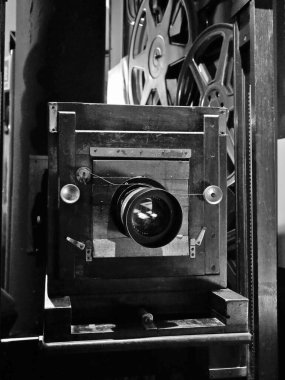 Eski ve klasik bir projeksiyon cihazını kapat