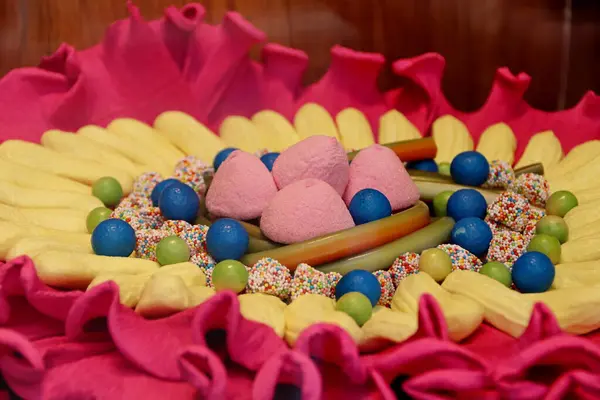 Tatlı jelibon şekeri. Madalyalı.