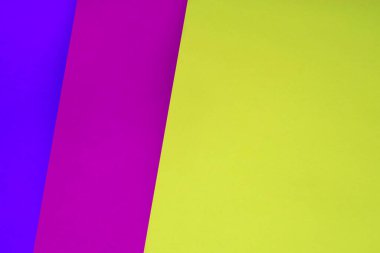 Üç katlı yaratıcı kapak tasarımı oluşturmak için koyu ve açık renk tonlarından oluşan soyut arkaplan