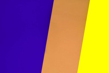 Üç katlı yaratıcı kapak tasarımı oluşturmak için koyu ve açık renk tonlarından oluşan soyut arkaplan