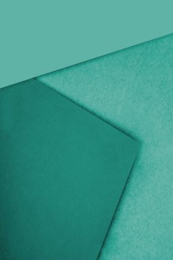 Yaratıcı kapak tasarımı fikri için düz ve desenli kağıtlar rasgele M şeklini alıyor.