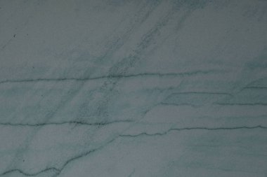 Soyut mürekkep arkaplanı. Mermer tarzı. Beyaz kağıda siyah boya dokusu. Ağ ve oyun tasarımı için duvar kağıdı. Grunge çamur sanatı. makro resim