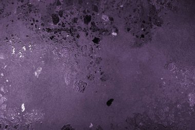 Tasarım için yüksek çözünürlüklü koyu mor mermer desen arkaplanı.