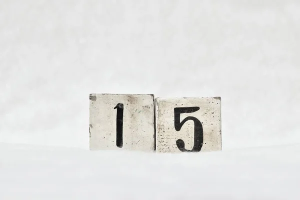 Vintage Houten Blok Kalendernummer Witte Sneeuw Achtergrond Kopieer Ruimte Voor — Stockfoto