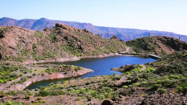 カナリア諸島の貯水池湖とダムの風景 — ストック動画