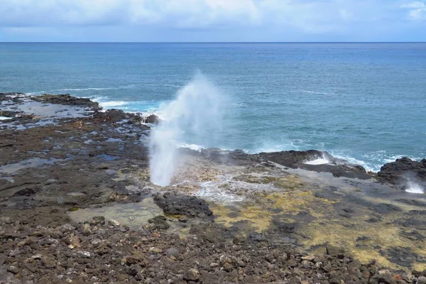 Spectacular Spouting Horn Scenic Blowhole South Shore Kauai Poipu Hawaii — стокове фото