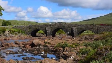 Sligachan Nehri üzerindeki Sligachan Eski Köprüsü, İskoçya 'nın Skye Adası' nın simgesi..