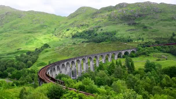 Tren Vapor Jacobita Que Cruza Glenfinnan Viaduct Time Lapse Escocia — Vídeo de stock