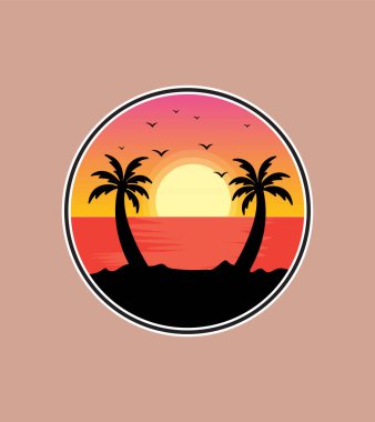 Sahilin gün batımı manzarası ve siluet şeklinde ikiz hindistan cevizi ağaçları