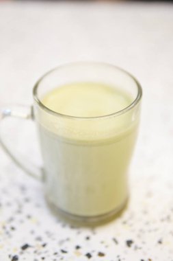 Bir fincan kibrit çayı.