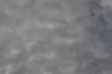 soyut bulutlar gökyüzünde