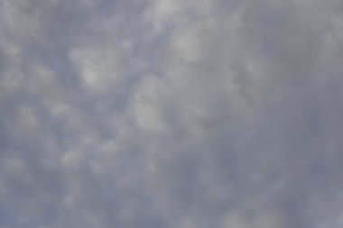 Bulutlu mavi gökyüzü