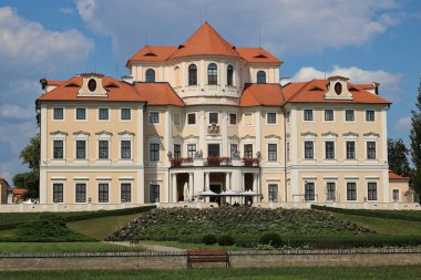 Merkez Bohemya 'daki Barok Şatosu Kütüphanesi