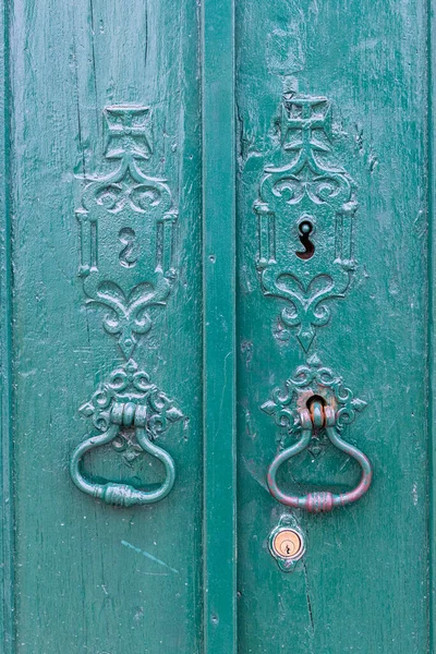 Europe Portugal Obidos Metal Pulls Old Green Painted Door — Stock Photo, Image