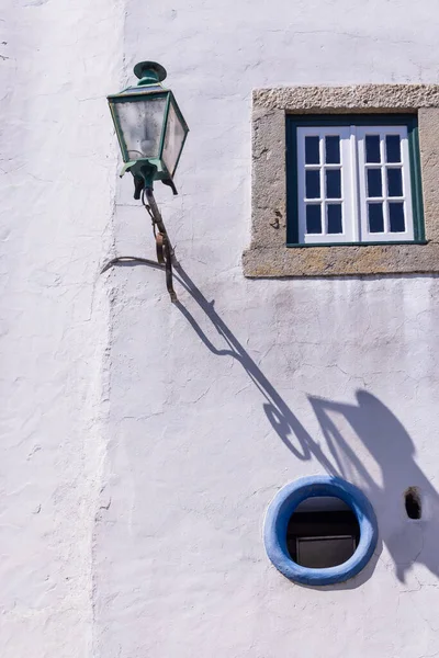 Europa Portugal Obidos Una Lámpara Colgando Edificio Estuco Blanco — Foto de Stock